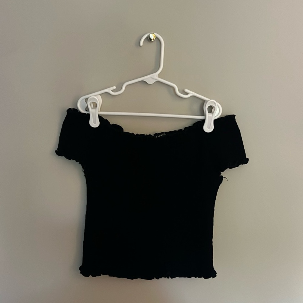 black scrunched elastic off the shoulder brandy melville crop top